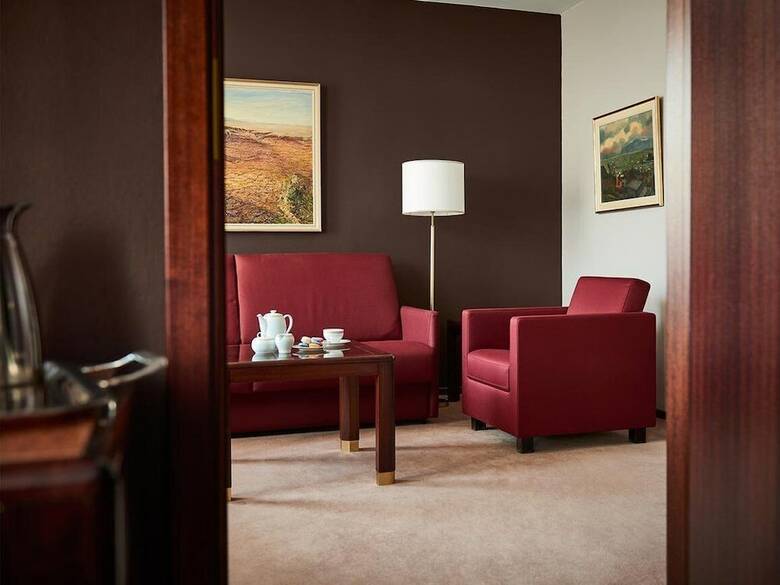 Hotel Holt - Art Museum