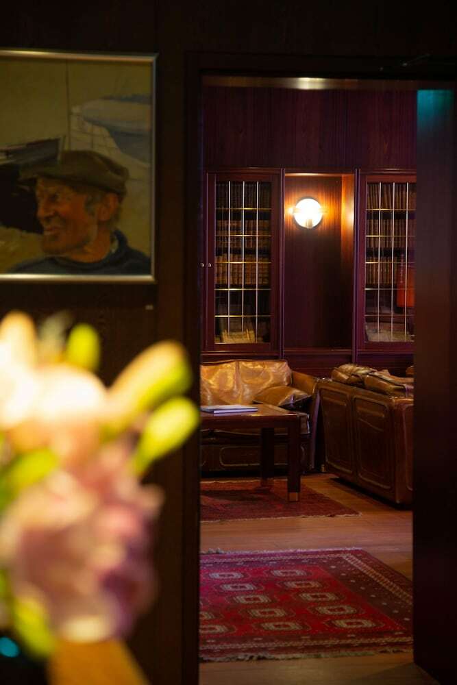 Hotel Holt - Art Museum