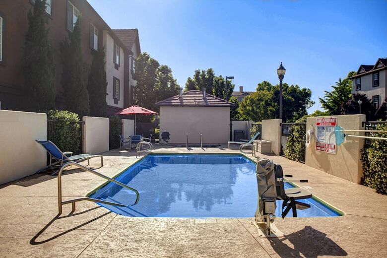Hotel Towneplace Suites By Marriott Fresno