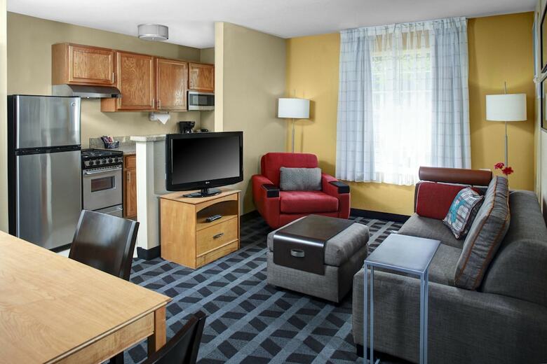 Hotel Towneplace Suites By Marriott Fresno