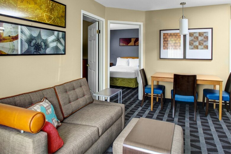 Hotel Towneplace Suites By Marriott Fresno