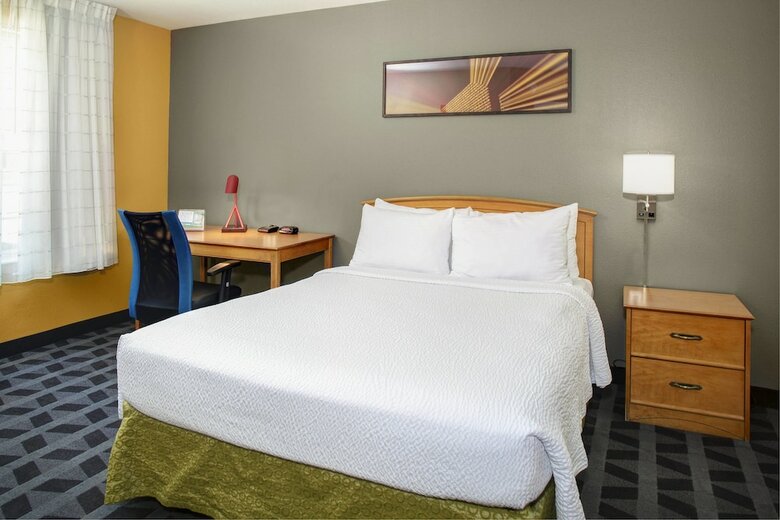 Hotel Towneplace Suites By Marriott Fresno