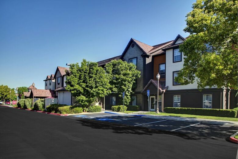 Hotel Towneplace Suites By Marriott Fresno