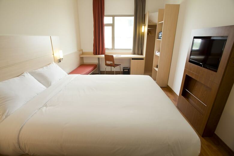Hotel Ibis Saigon South