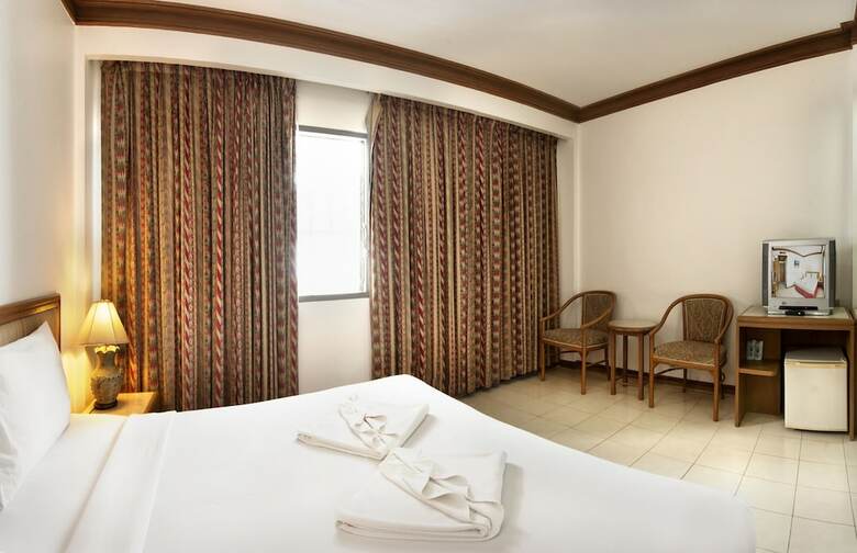 Hotel Rattana Mansion