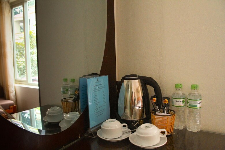 Bed & Breakfast B & B Hanoi Hotel & Travel