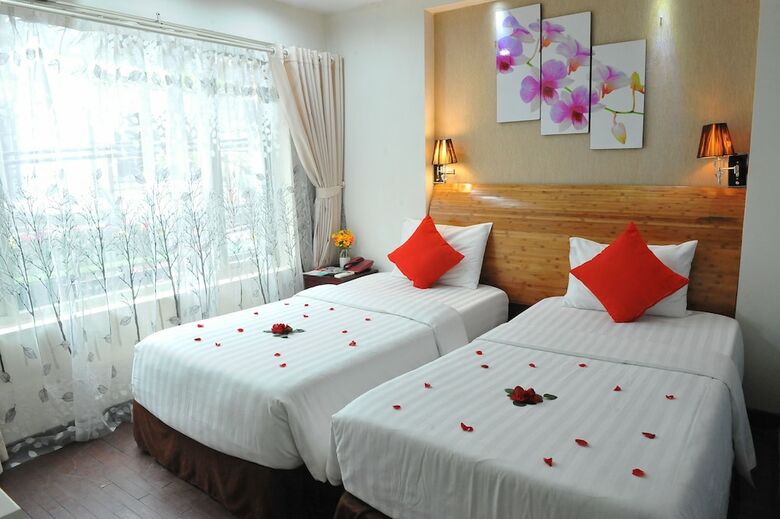 Bed & Breakfast B & B Hanoi Hotel & Travel