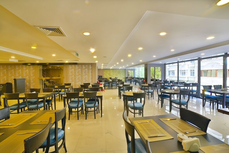 Lion Hotel