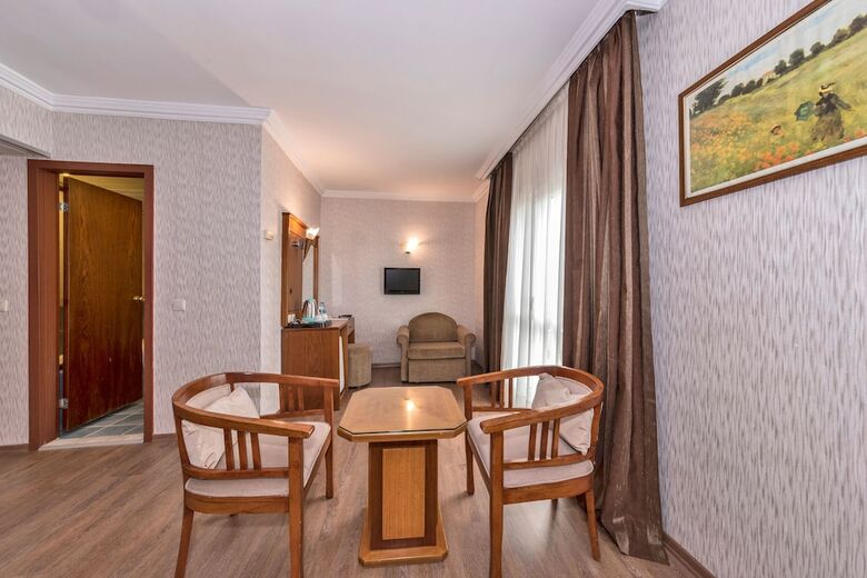 Lion Hotel