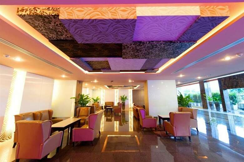 Grand Howard Hotel