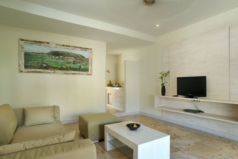 Kresna Suites By Villa Kresna