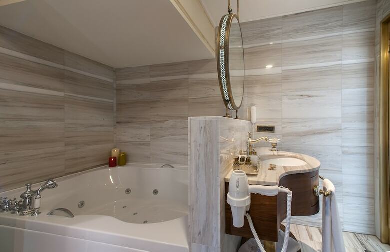 Romance Istanbul Hotel