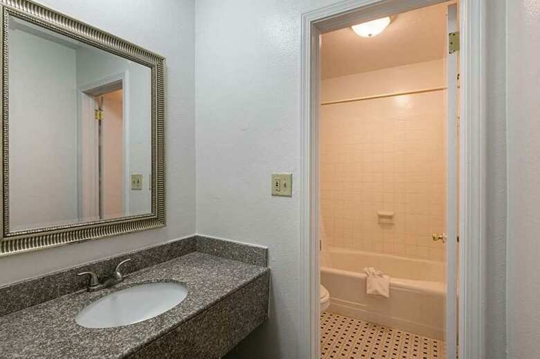 Motel Hilcrest Inn & Suites