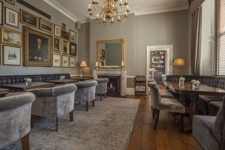 Hotel Roseate House London