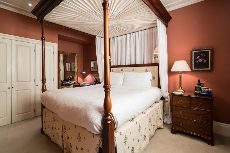 Hotel Roseate House London