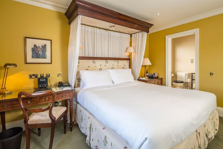 Hotel Roseate House London