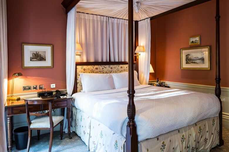 Hotel Roseate House London