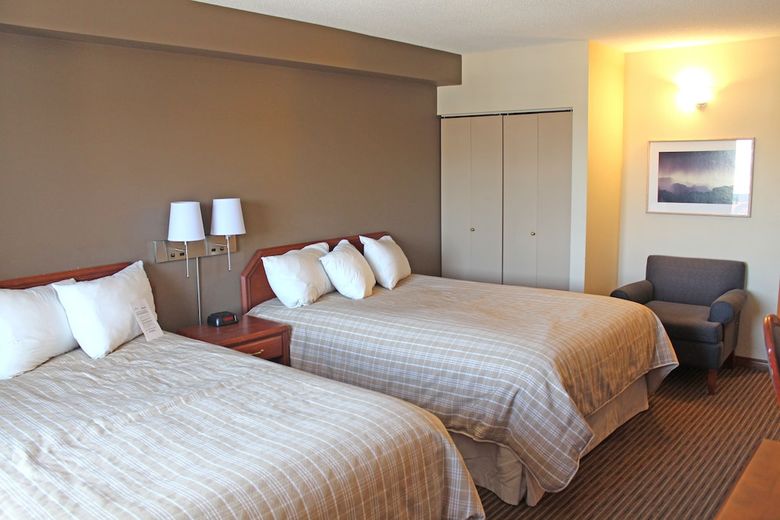 Hotel Lakeview Gimli Resort & Conference