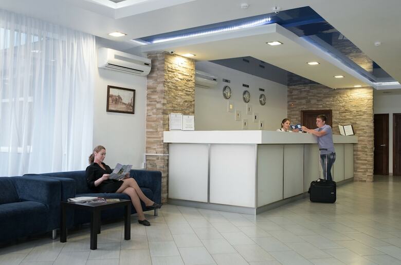 Tan Hotel