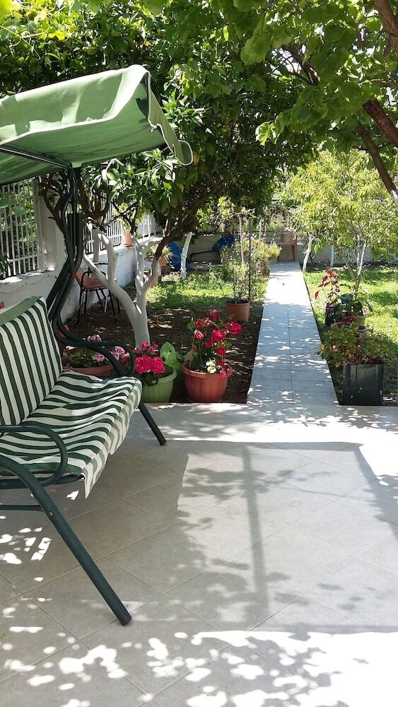 Apartamentos Elena's Garden
