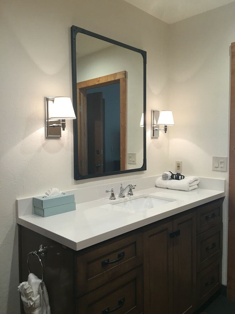 Junipine Resort
