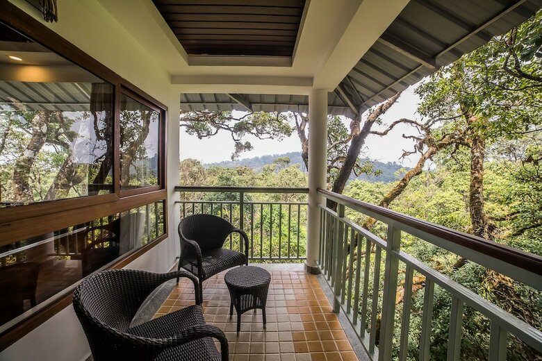 Hotel Deep Woods Resort