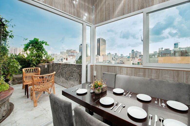 Attica Hotel