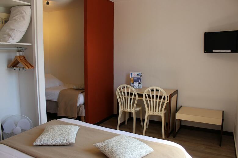 Hotel H�tel Les Gabarres