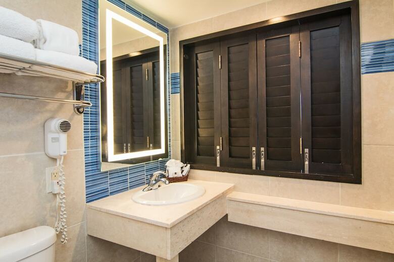 Windward Passage Hotel