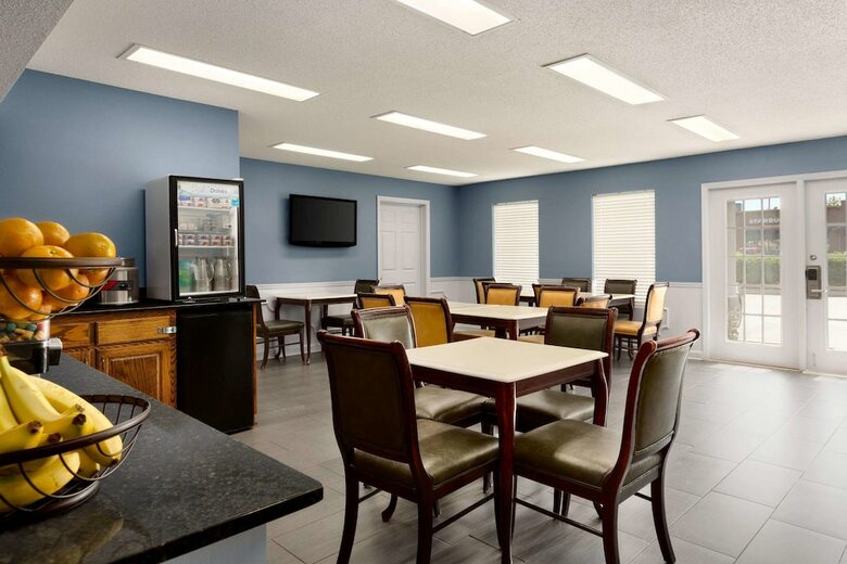 Hotel Baymont By Wyndham Warner Robins