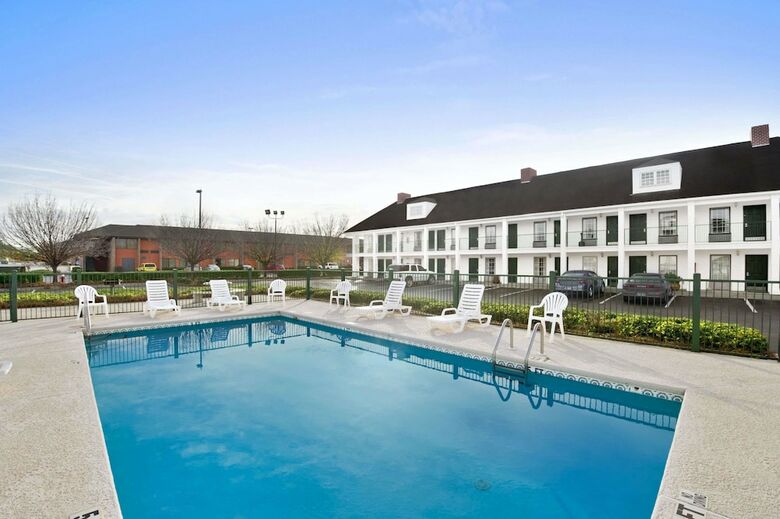 Hotel Baymont By Wyndham Warner Robins