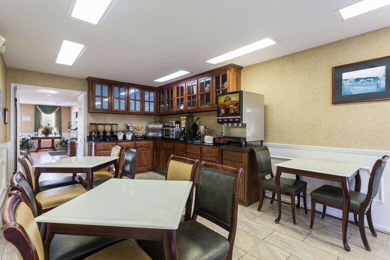 Hotel Baymont By Wyndham Waycross
