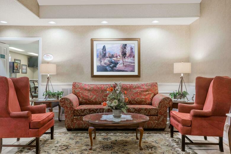 Hotel Baymont By Wyndham Waycross