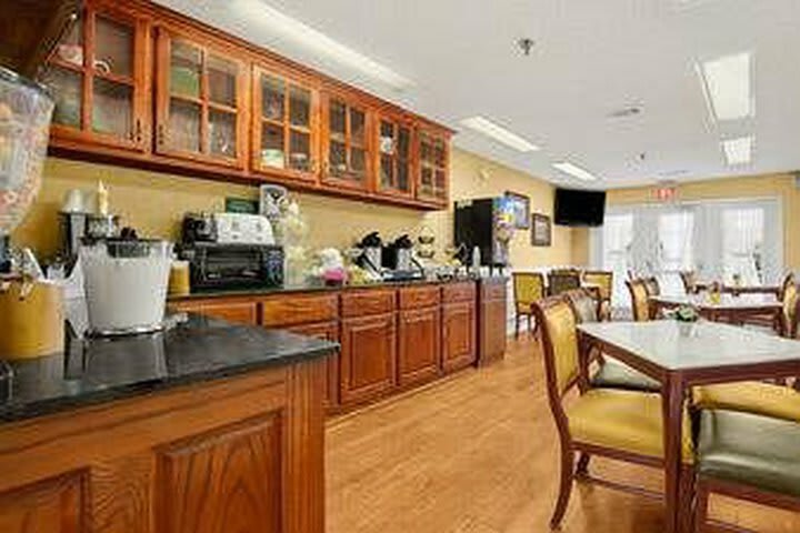 Hotel Baymont By Wyndham Waycross