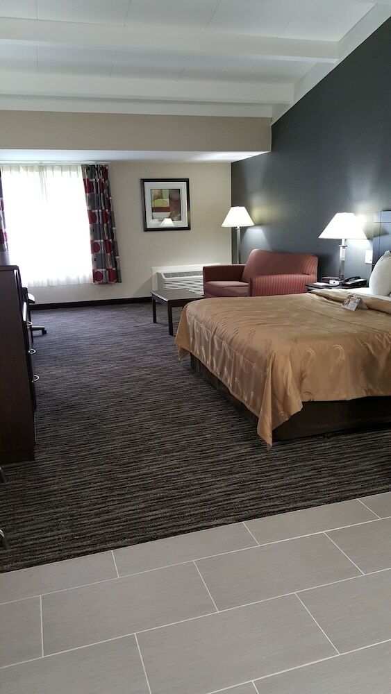 Hotel Quality Inn & Suites Danbury Near University