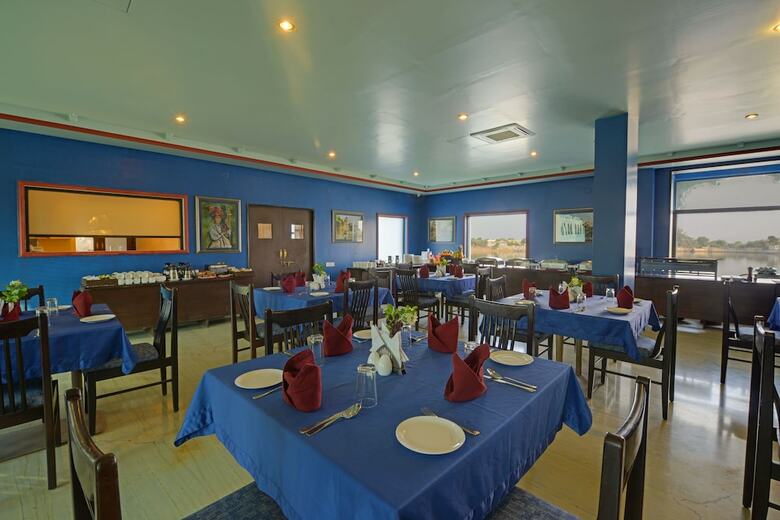 Hotel Justa Lake Nahargarh Palace