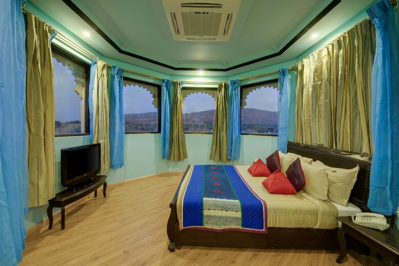 Hotel Justa Lake Nahargarh Palace