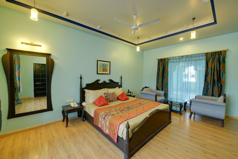 Hotel Justa Lake Nahargarh Palace