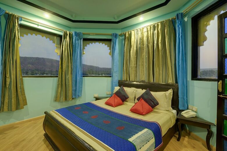 Hotel Justa Lake Nahargarh Palace