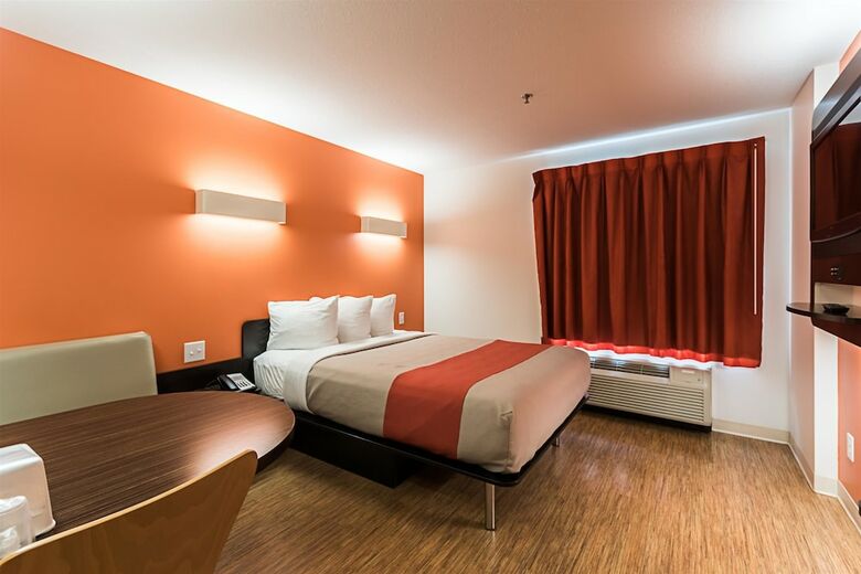 Hotel Motel 6 Moosomin, Sk
