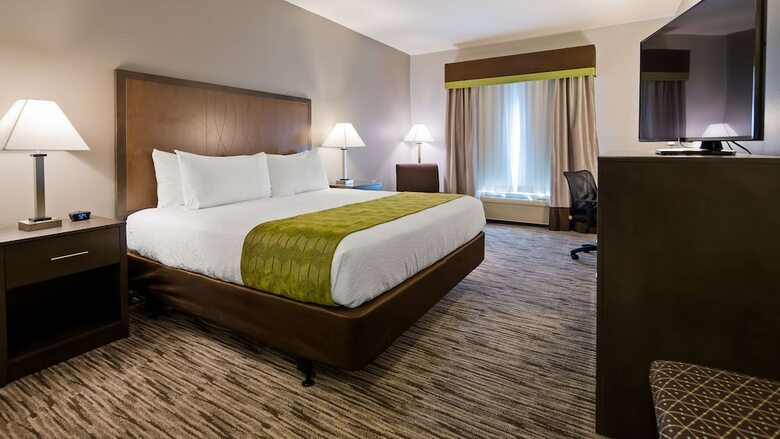 Best Western Plus Liberal Hotel & Suites
