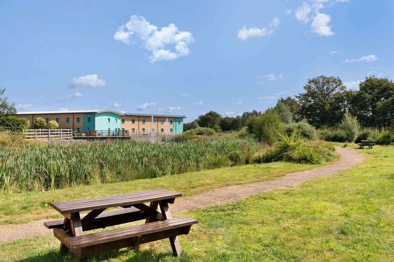 Hotel Ramada By Wyndham Cobham