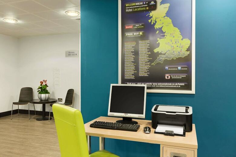 Hotel Ramada By Wyndham Cobham