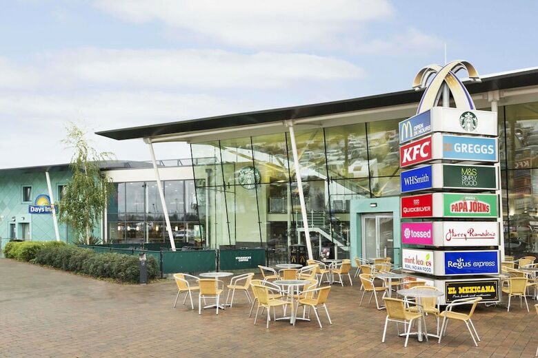 Hotel Ramada By Wyndham Cobham