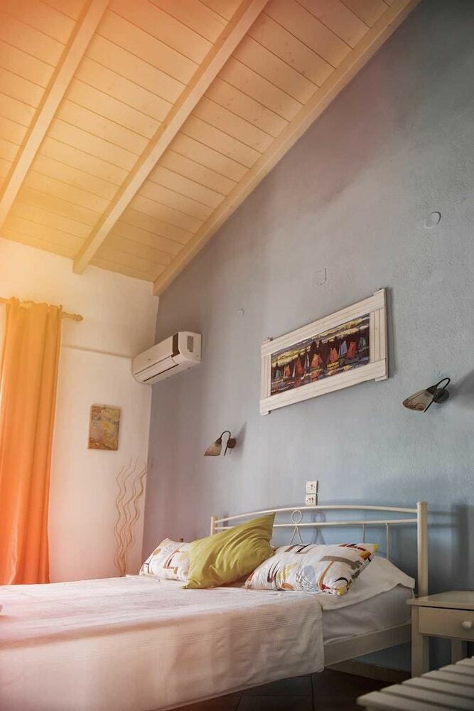 Elli Beach Apartments And Studios