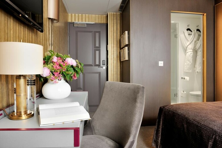 Baume Hotel