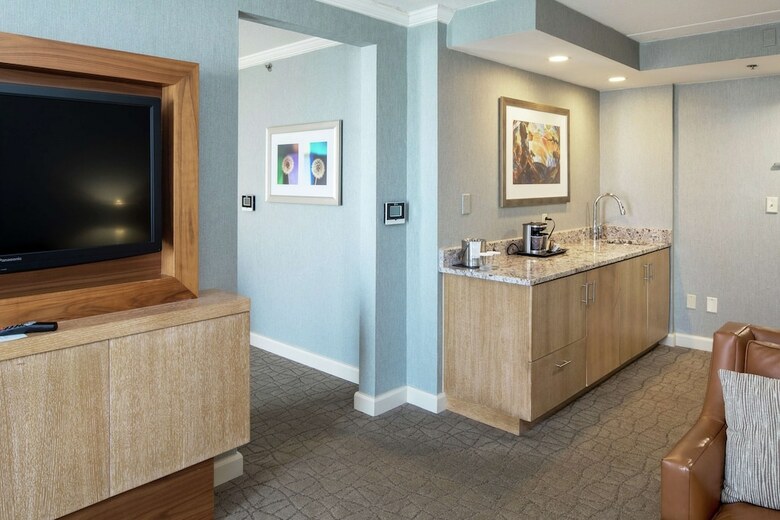 Hotel Doubletree By Hilton Pittsburgh Green Tree