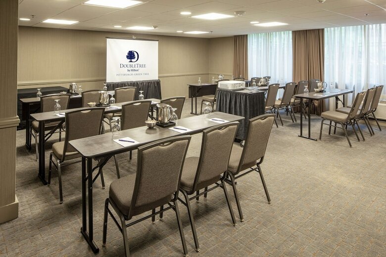 Hotel Doubletree By Hilton Pittsburgh Green Tree