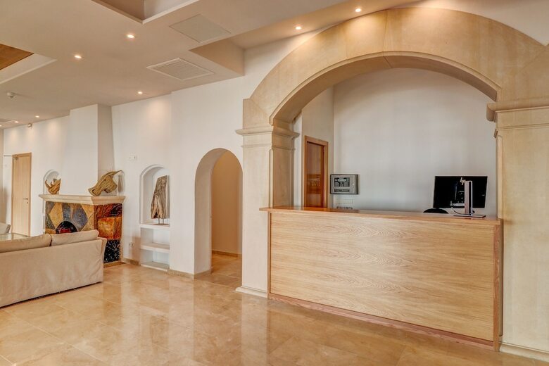 Hotel Hoposa Pollentia