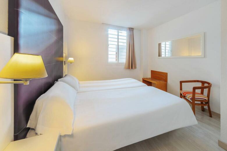 Aparthotel Club Sim�